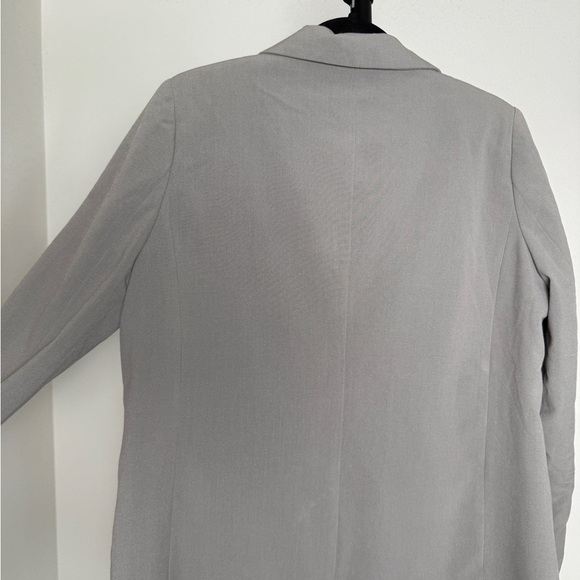 Forever 21 Contemporary Gray Blazer • Soft Fabric • Size M - Picture 3 of 5